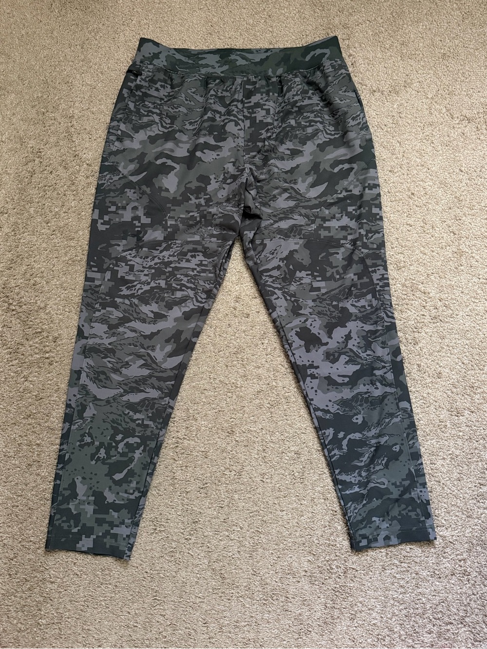 Under Armour Grey & Olive Camo Leggings